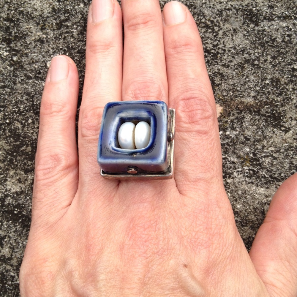 Vintage Mod Ceramic Statement Ring - image 1
